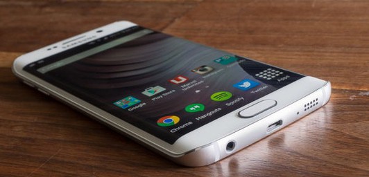 Новый флагман Samsung Galaxy S6 edge plus будет продаваться в России по цене 54990 рублей